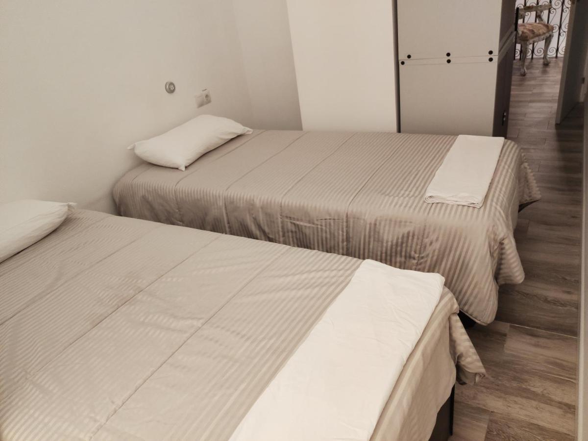 Palafox 23 Pansiyon Madrid Dış mekan fotoğraf